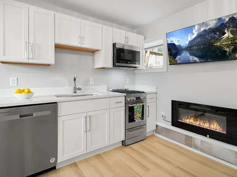 504 Stewart Ave — Photo 33