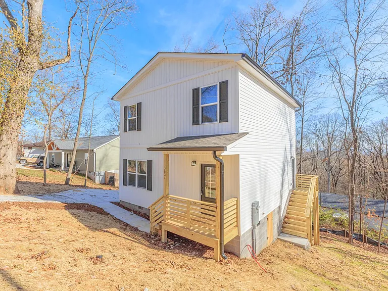 3624 Mountain View Dr — Photo 3