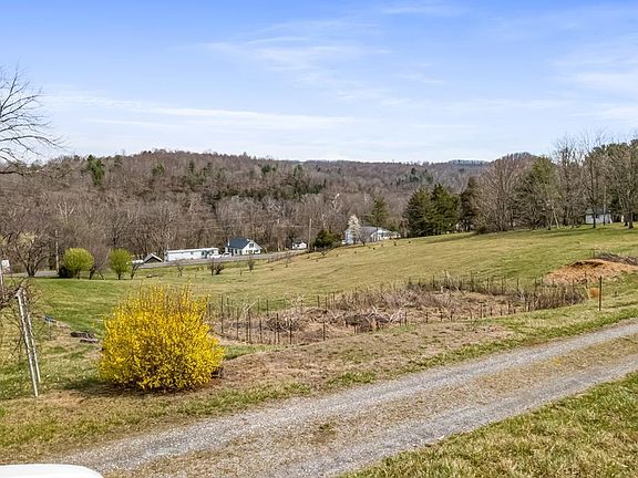 2nd image of Ivanhoe Rd