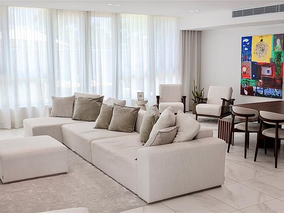 5th image of 115 Riviera