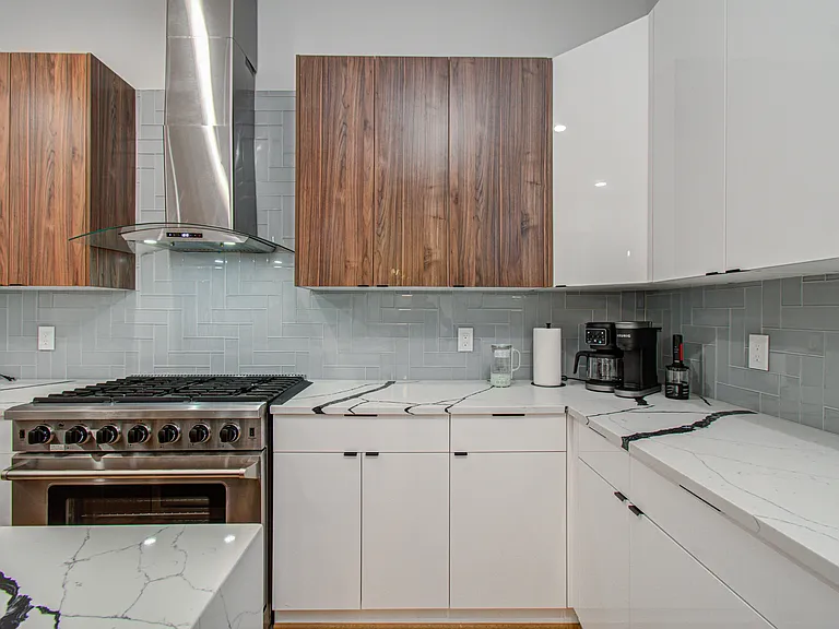 7016B Staffordshire St — Photo 10