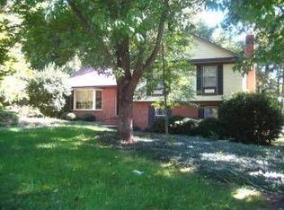 1323 Bonnie Ln, Charlotte, NC 28213