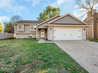 225 E Sandhill Rd, Derby, KS 67037
