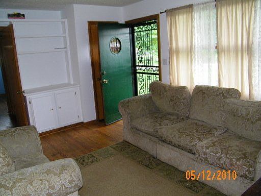 2nd image of 204 Shasta Dr