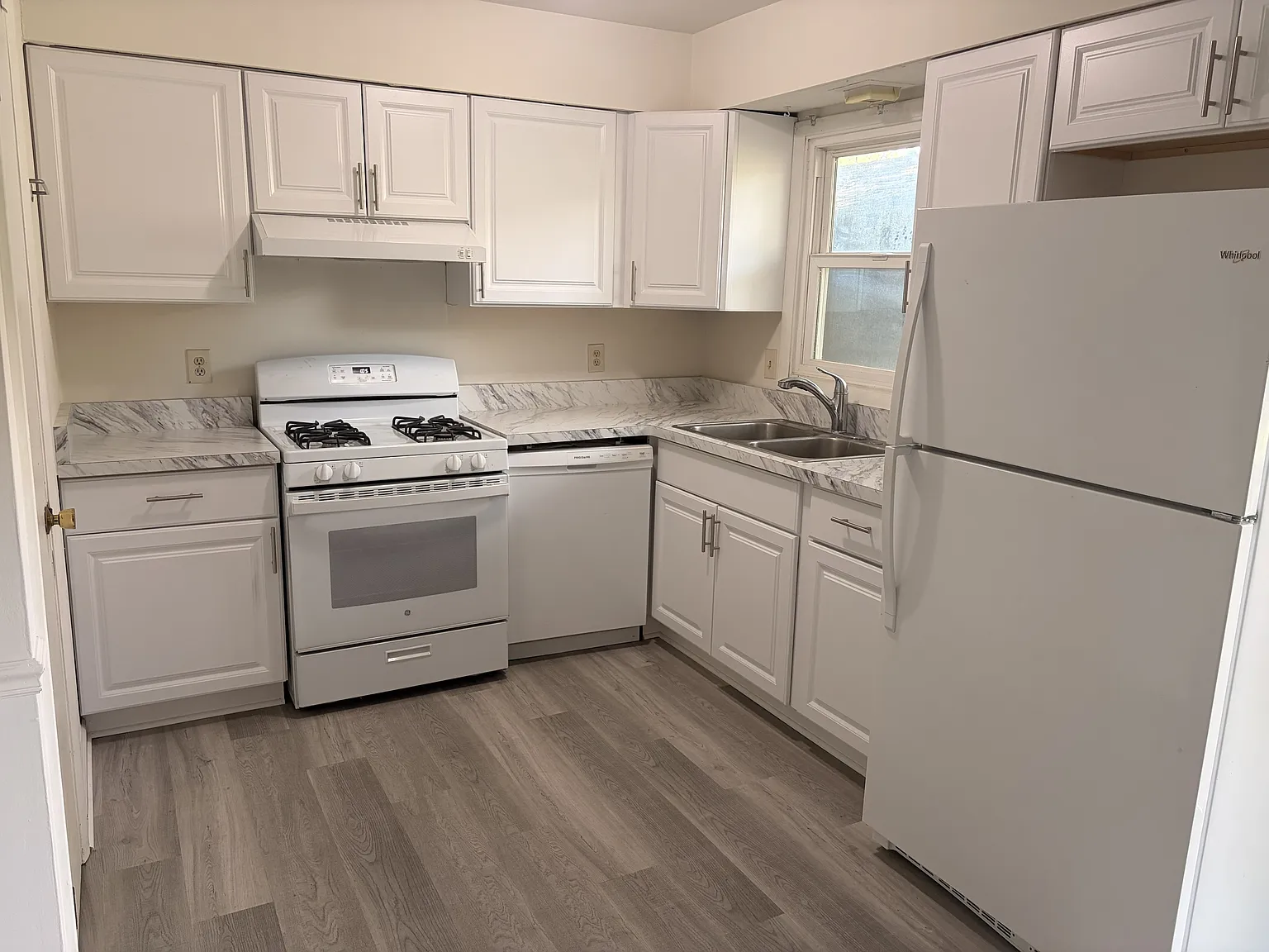 1815 Beach Road - 1 — Photo 3