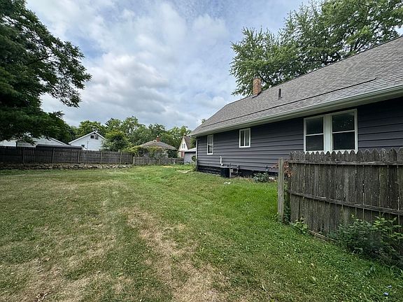 5th image of 2302 Missouri Ave