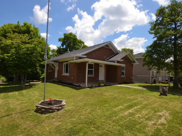 15 Kaye St, Berea, KY 40403