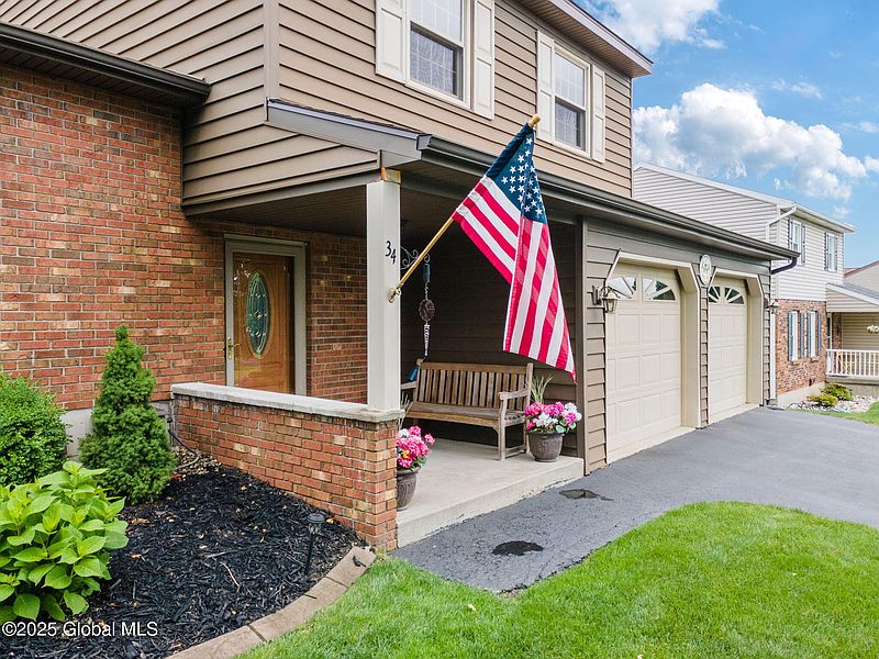 2nd image of 34 Meadowbrook Road