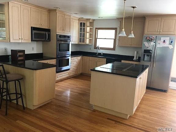 3rd image of 6 Community Ct