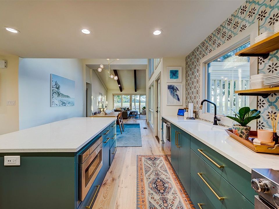 2nd image of 3423 Sea Marsh Rd
