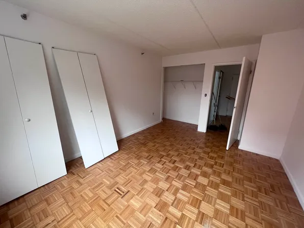 143-36 Barclay Avenue image 3 of 5