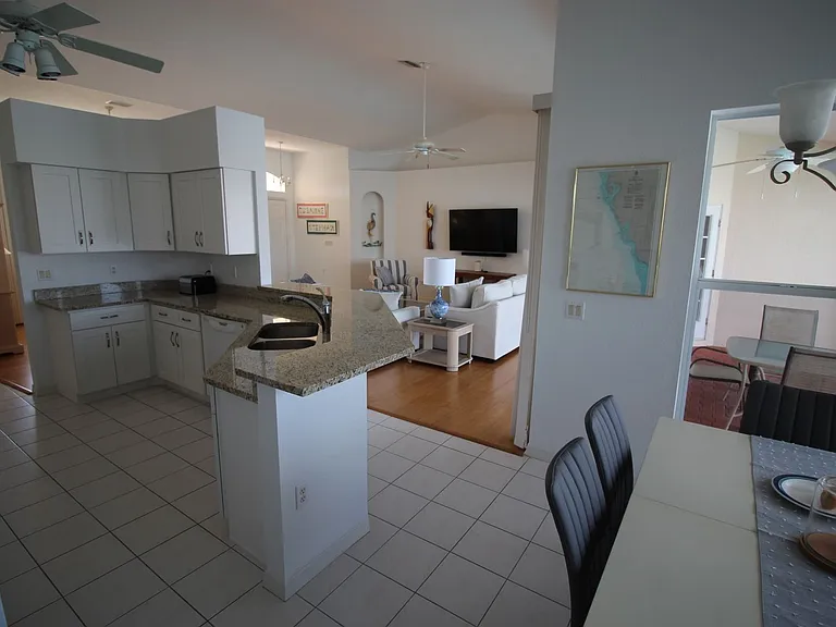 450 Sorrento Ct — Photo 14