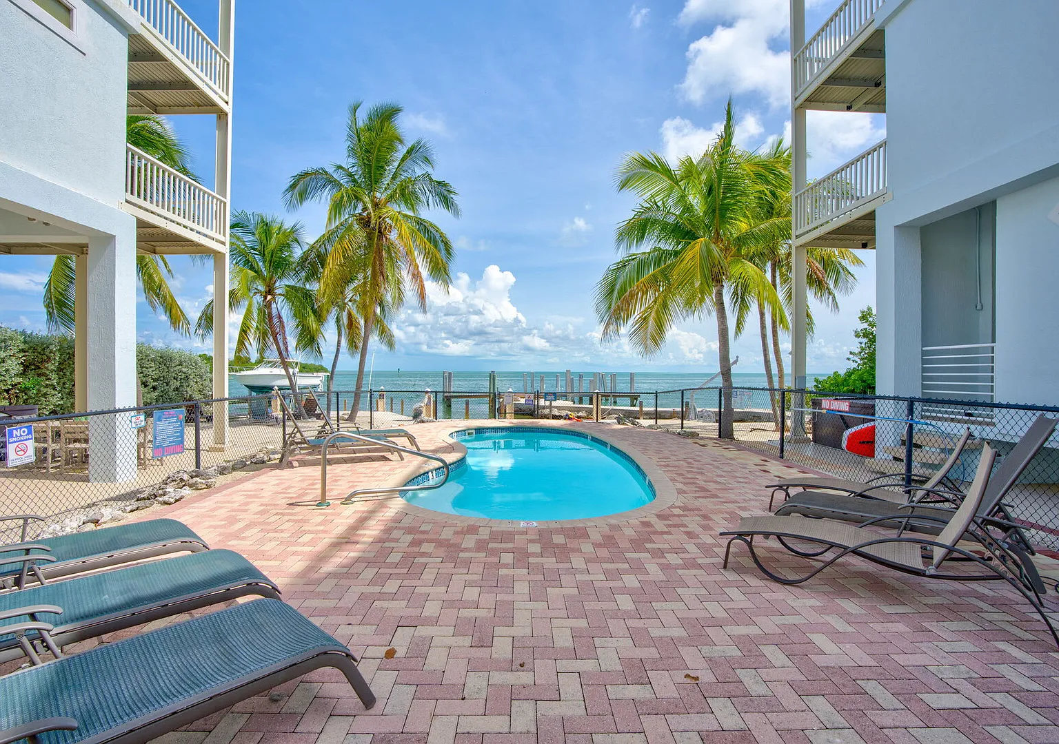 Oceanview Rooftop Retreat 3BR 3BA in Marathon FL — Photo 1