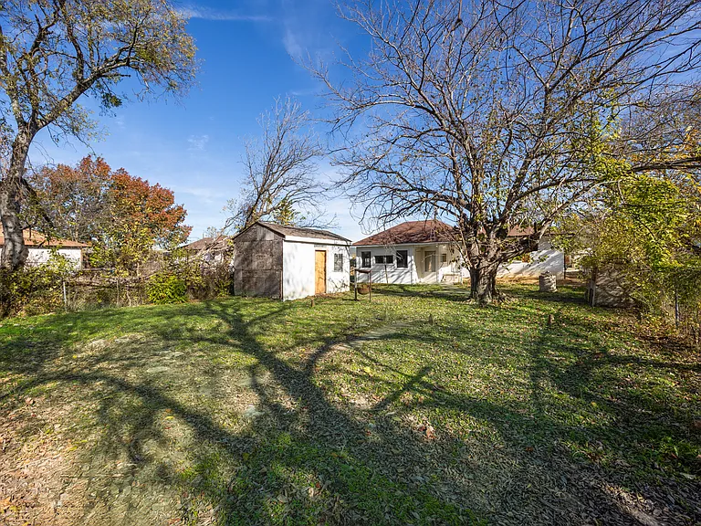 3827 Vineyard Dr — Photo 19