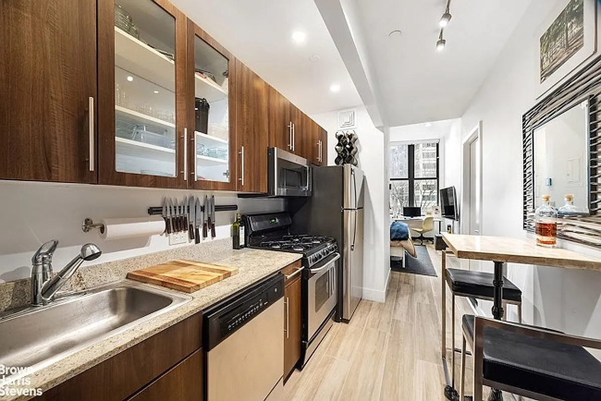 1 Wall Street Ct APT 203 photo 1