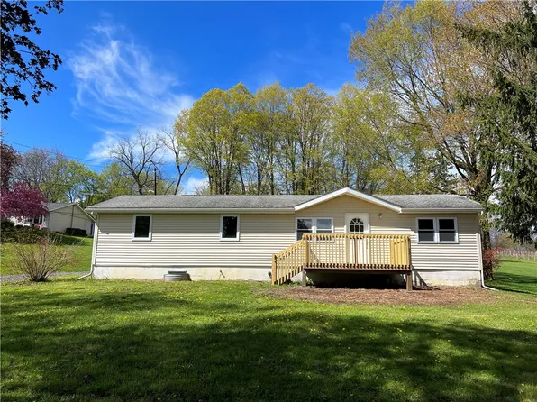 27 Millard St, Dundee, NY 14837