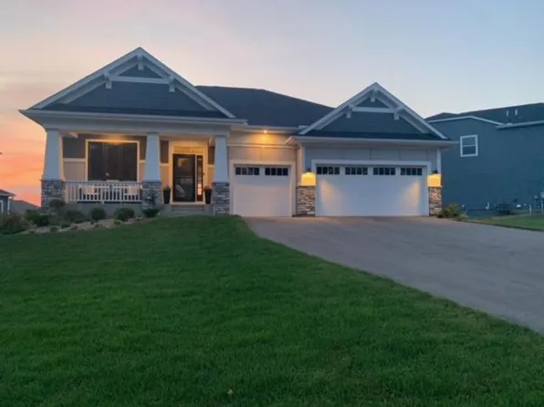 130 Maple Ter, Waconia, MN 55387