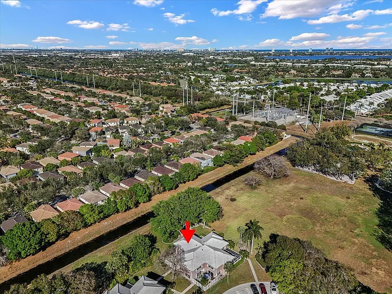 1945 Stratford Way — Photo 41