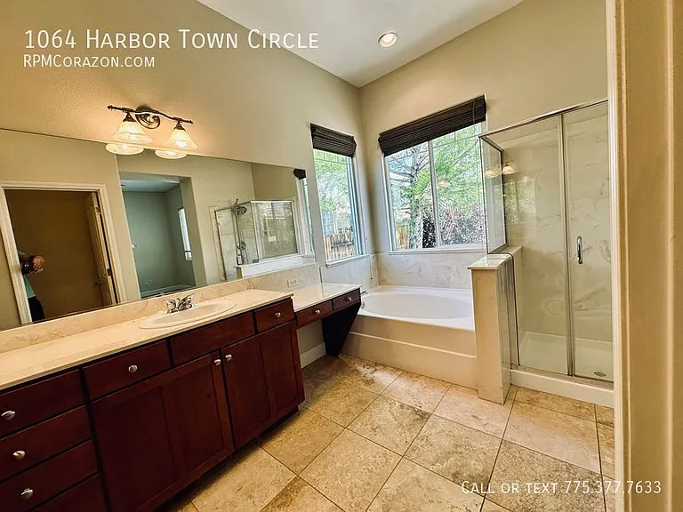 1064 Harbor Town Cir — Photo 13