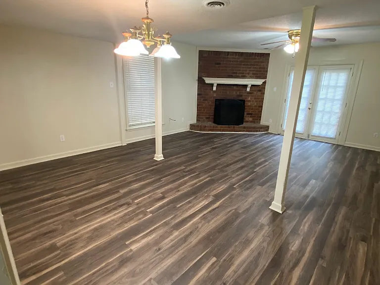 5211 Kimbark Woods Dr — Photo 8