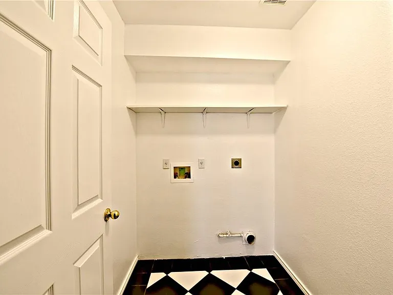8416 Alvin High Ln — Photo 12