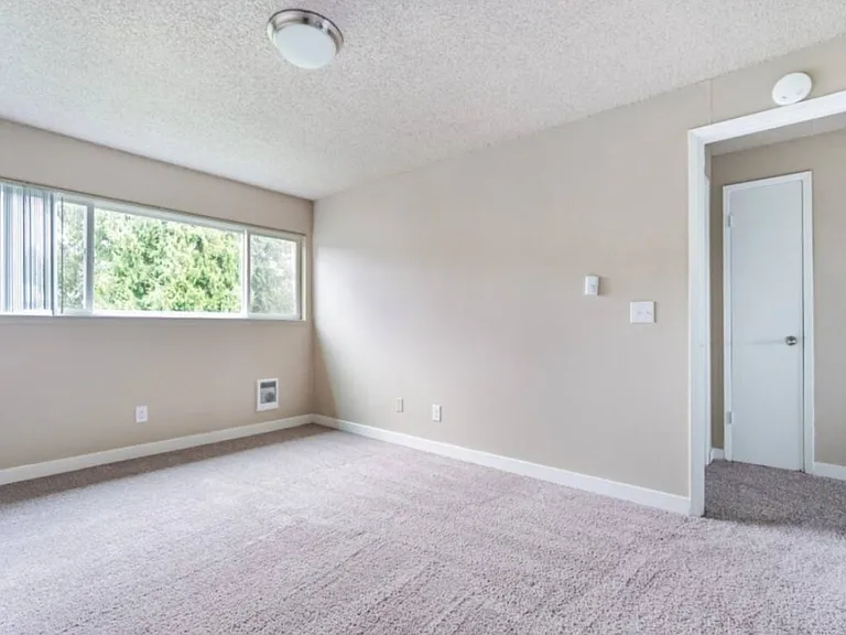 COURTYARD APTS-MUKILTEO — Photo 39