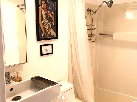 5th image of 2371 Vista Del Mar Ln