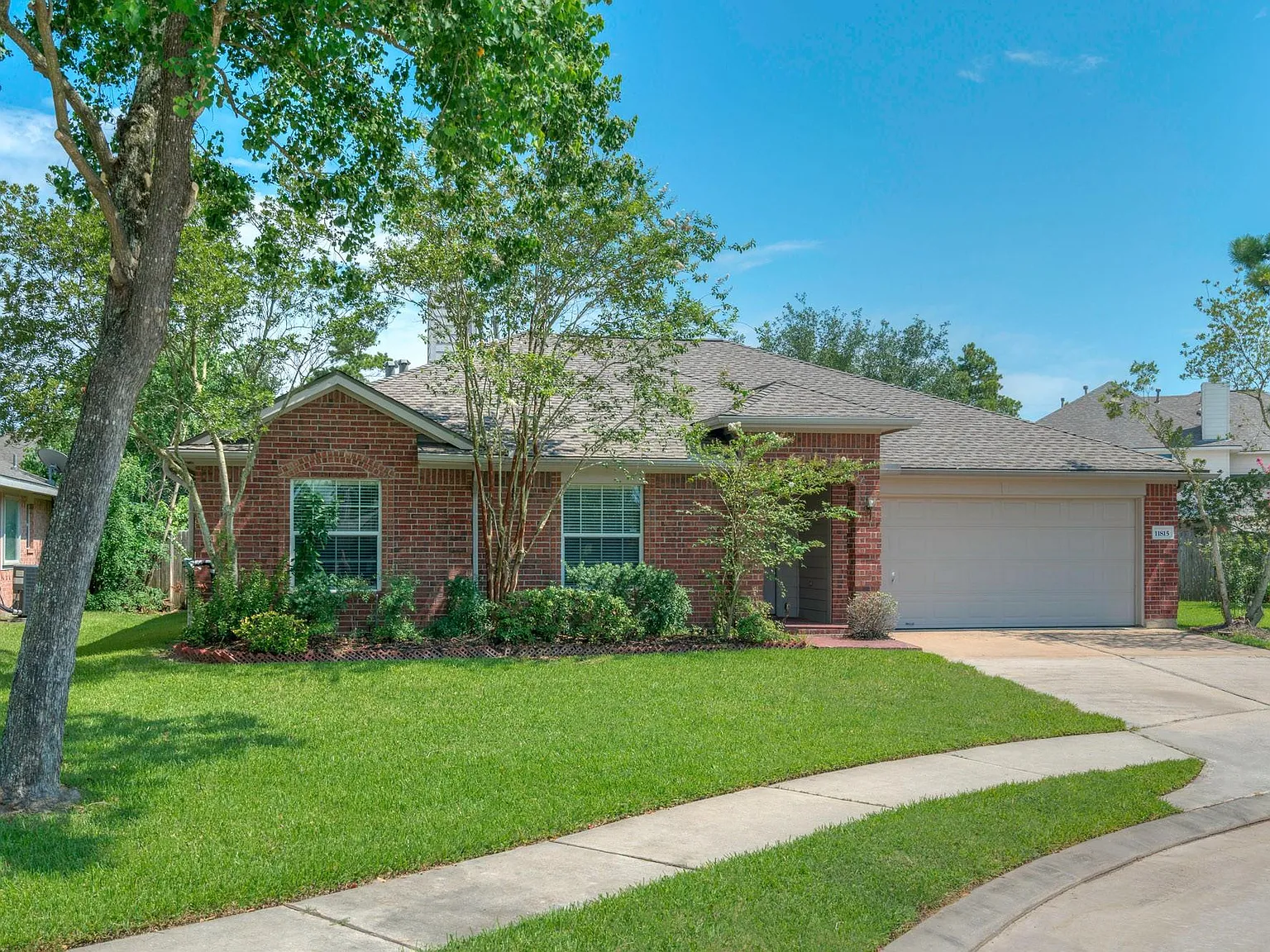 3 bed, 2.0 bath, 1761 sqft, $2,100 — Photo 1