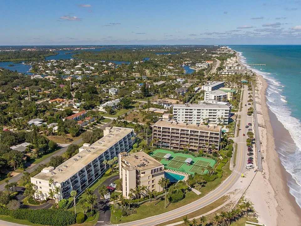 3939 Ocean Dr #401B