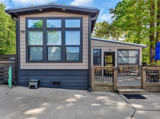 604 N Fleetwood Ln, Fair Play, SC 29643
