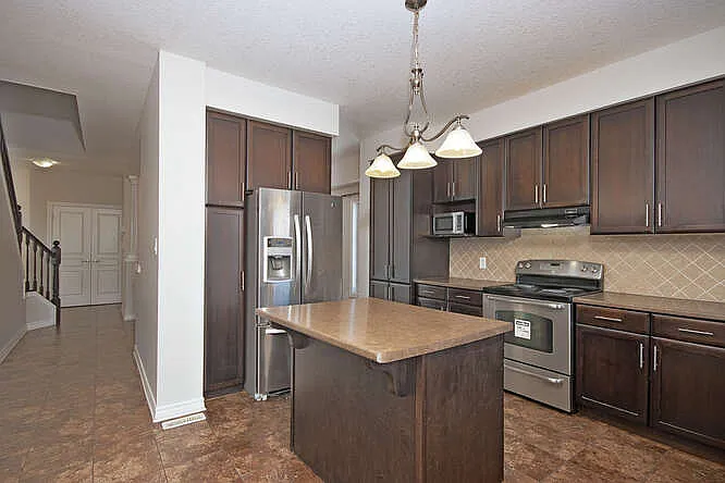 864 Teakwood Ln — Photo 14