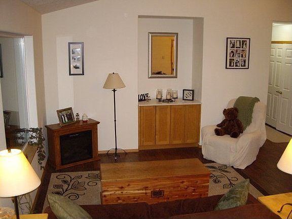 3rd image of 31 McCawley Dr