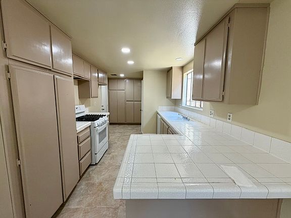 5th image of 441 S Orange Ave APT B