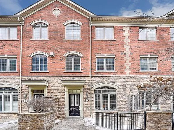 8 Brighton Pl #50, Vaughan, ON L4J 0E3
