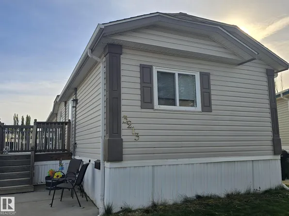 3213 Lakewood Close NW, Edmonton, AB T5S 2R8