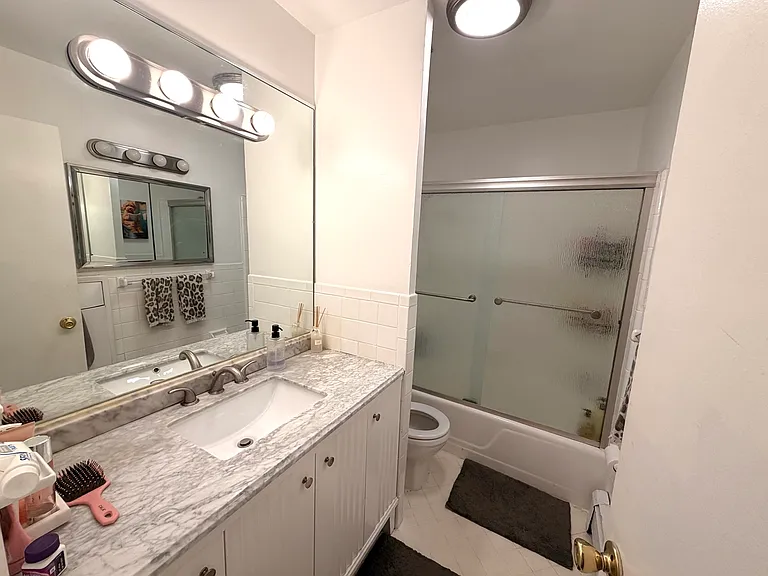 1 of 2 large bathrooms
