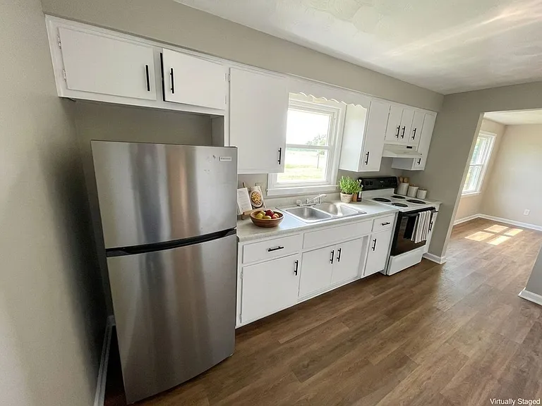 751 Catalina Dr — Photo 3
