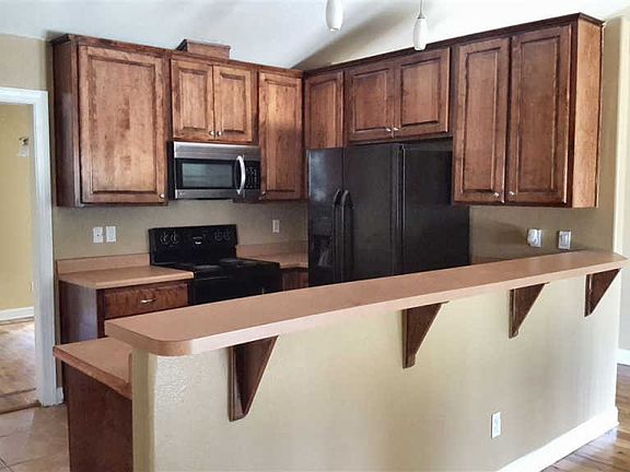 3rd image of 6 Meadowlark Dr