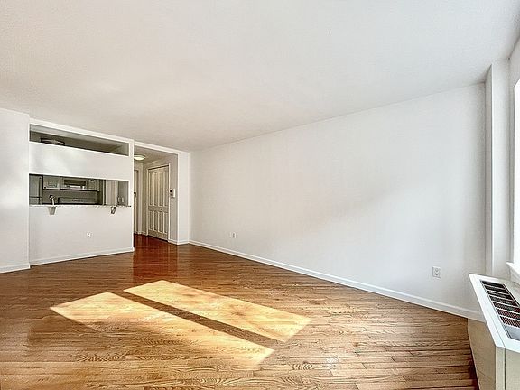3rd image of 401 W 22nd St APT 3D