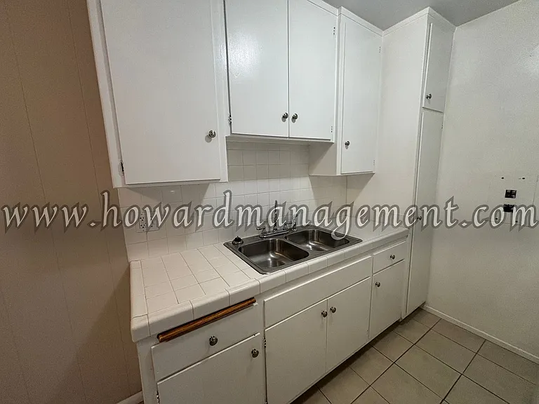 1005 Hill St — Photo 7