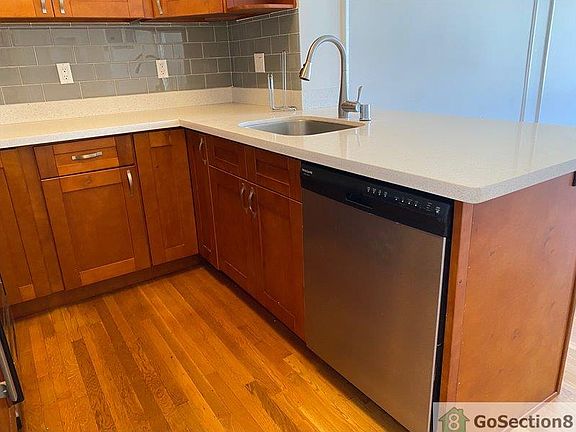 4th image of 1345 Clement St
