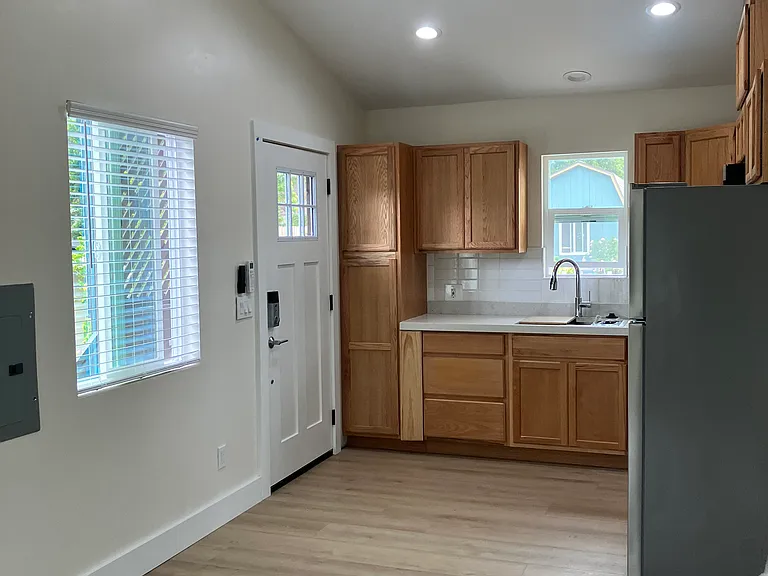 303 Durian St #2 — Photo 4