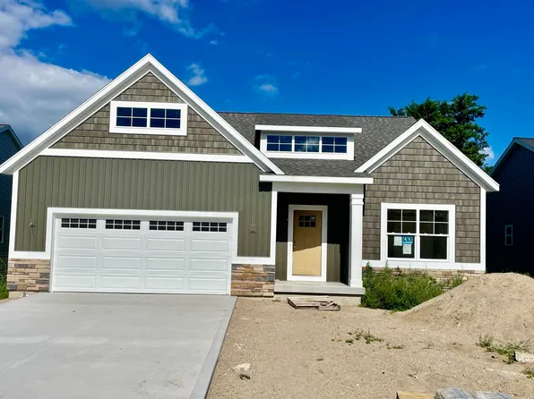 16468 Wickshire Pl #59, Spring Lake, MI 49456