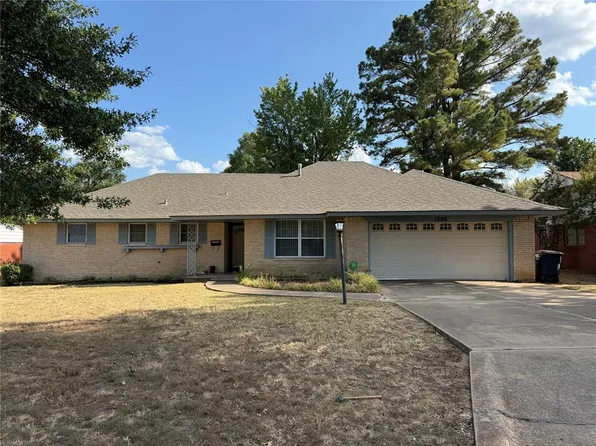 1205 Charles Dr, Shawnee, OK 74804