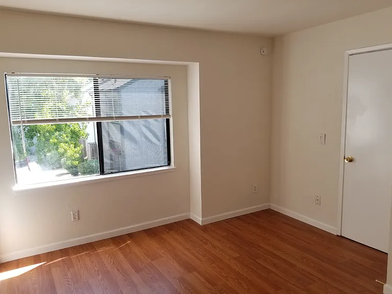 363 Occidental Cir — Photo 6