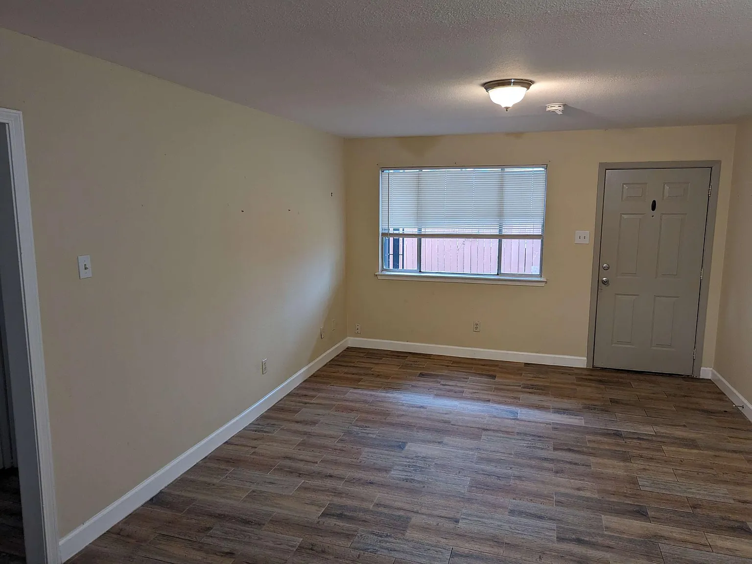 2 bed, 790 sqft, $1,300 — Photo 3