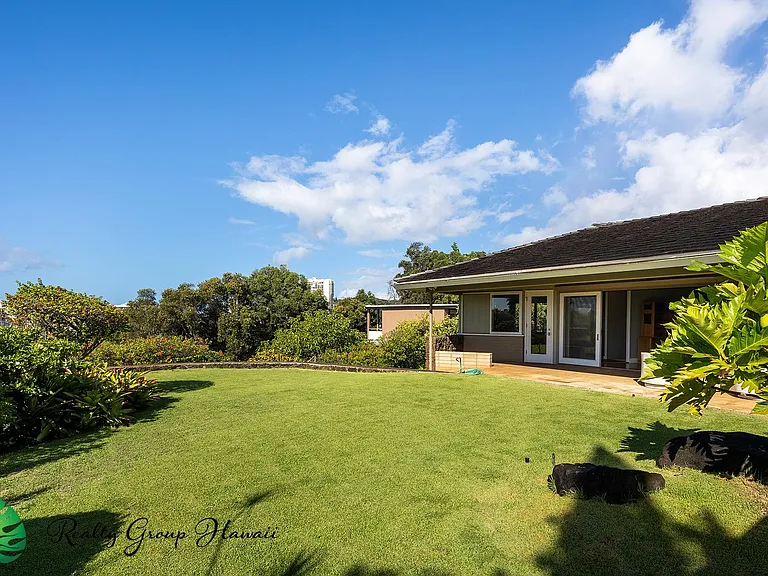 1944 Ualakaa St — Photo 3