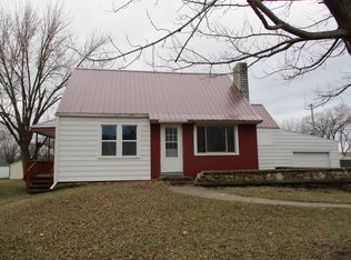 1103 S 10th St, Prairie Du Chien, WI 53821