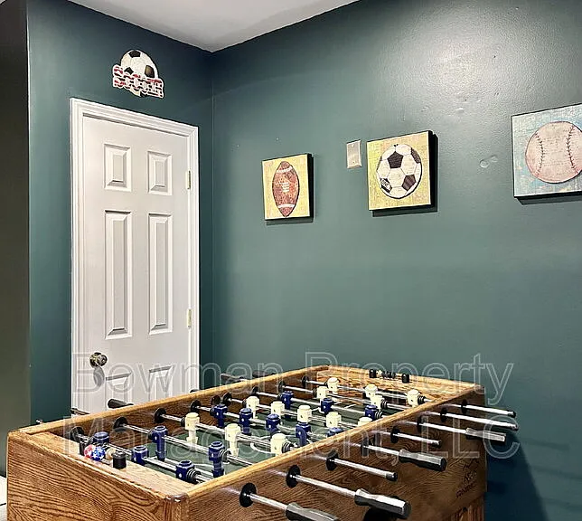 255 Camelot Dr — Photo 18