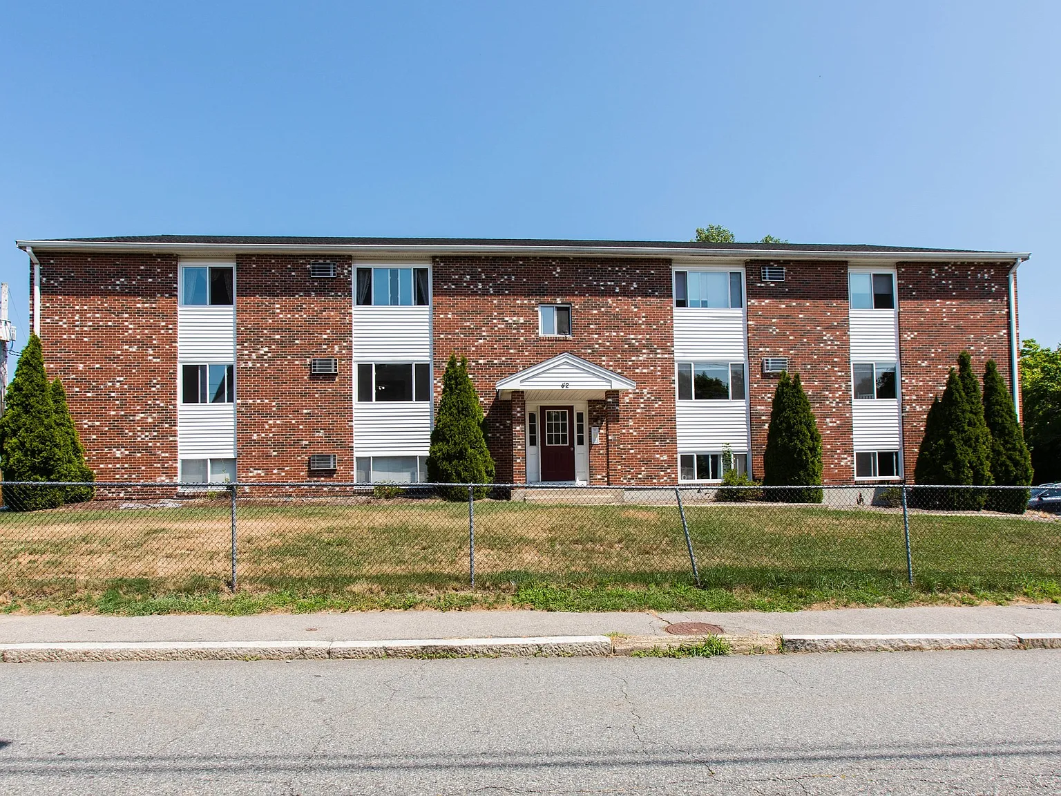 2 bed, 1.0 bath, 950 sqft, $1,900 — Photo 1